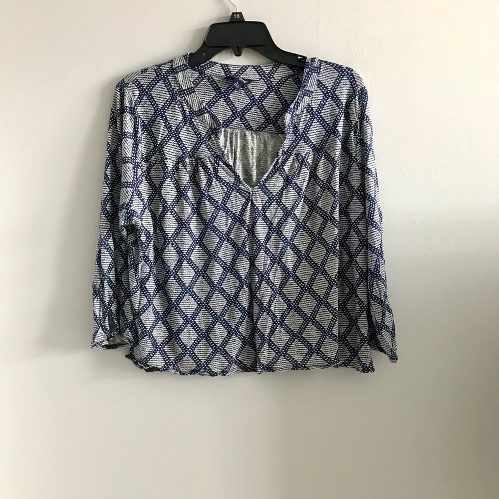 L Lucky Brand Blue & White Diamond Yolk Neck Top